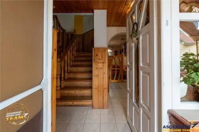 Proprietate premiata Casa Anului, cu placheta oficiala, Covasna: eleganta si autenticitate. - foto 5