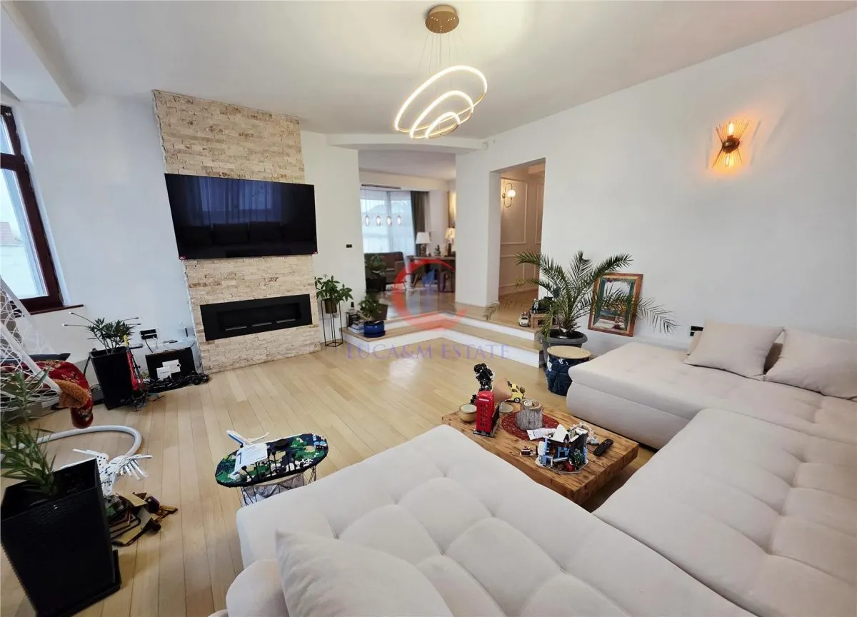 Vila, Cerneteaz, Teren Generos, Casa de Oaspeti, Beci, Garaj - foto 2
