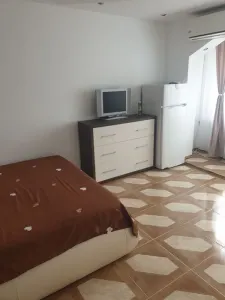 Garsoniera de inchiriat zona Canal 7, 220 euro - foto 2