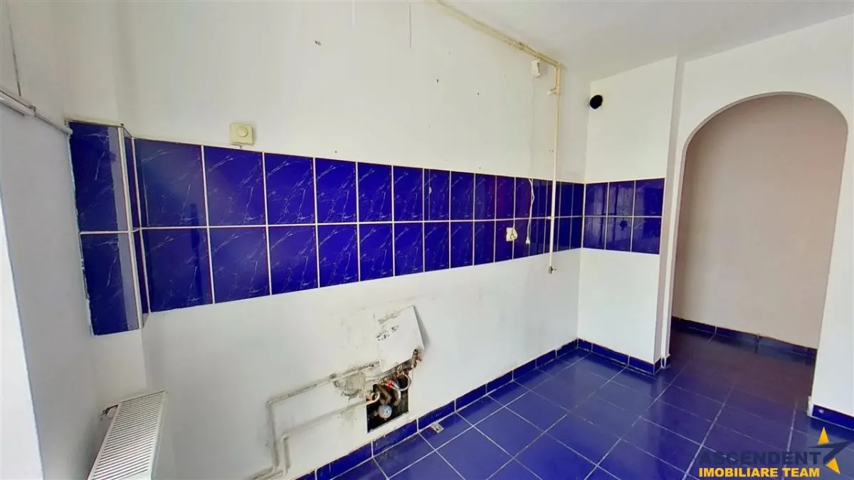 Proprietate, decomandat structurata, etaj1, pe 3 camere, Sacele, Brasov - foto 3
