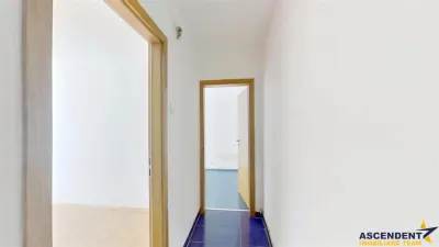 Proprietate, decomandat structurata, etaj1, pe 3 camere, Sacele, Brasov - foto 4