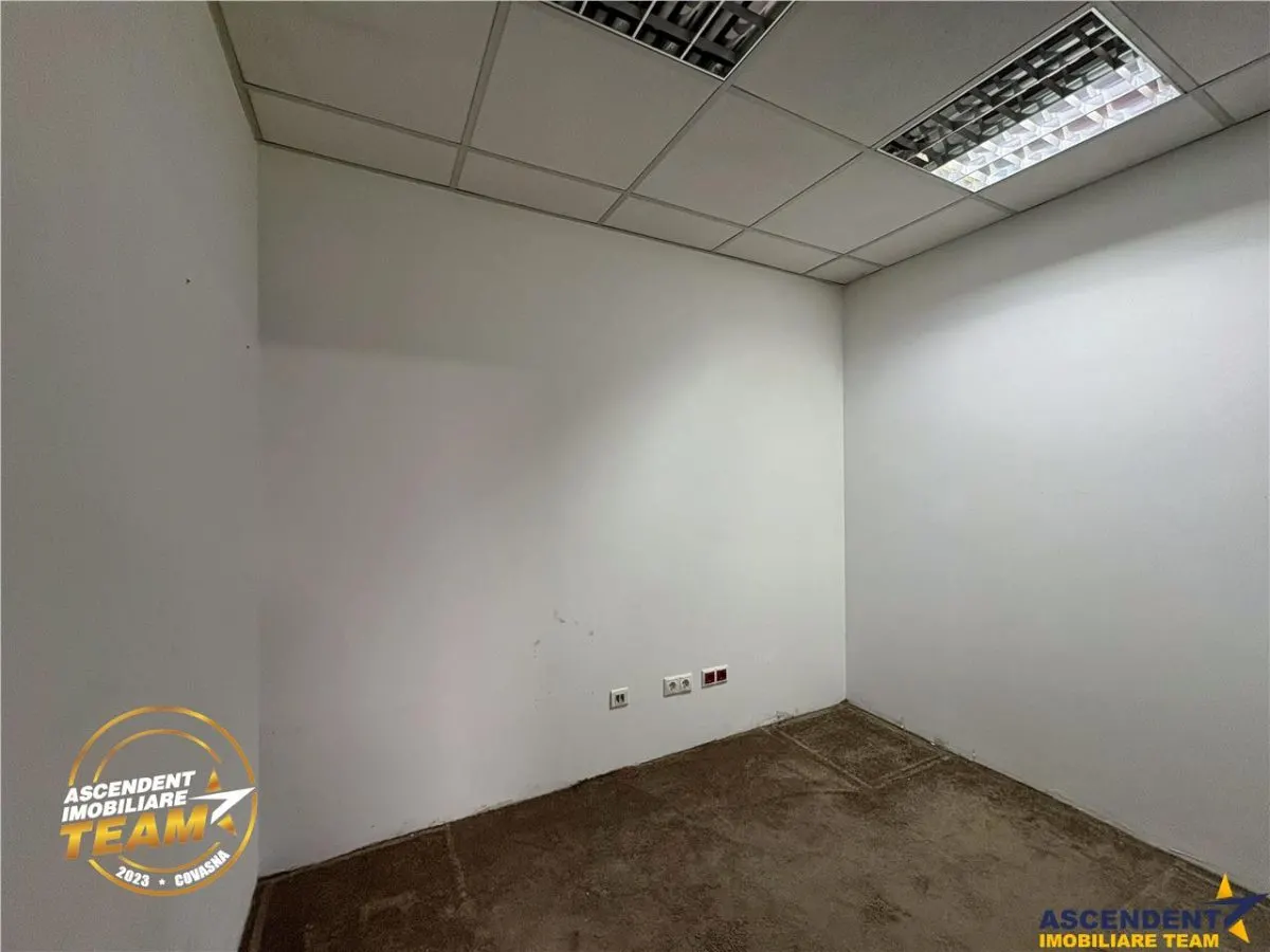 Locatie centrala cu front stradal amplu, ideala pentru birou, sediu firma sau spatiu comercial, Sfantu Gheorghe. - foto 6