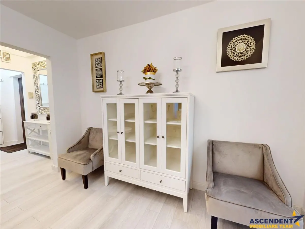 Rezidential/ Investitional, renovat,echipat,  etaj 2, design cu detalii unice,Centrul Civic - foto 5