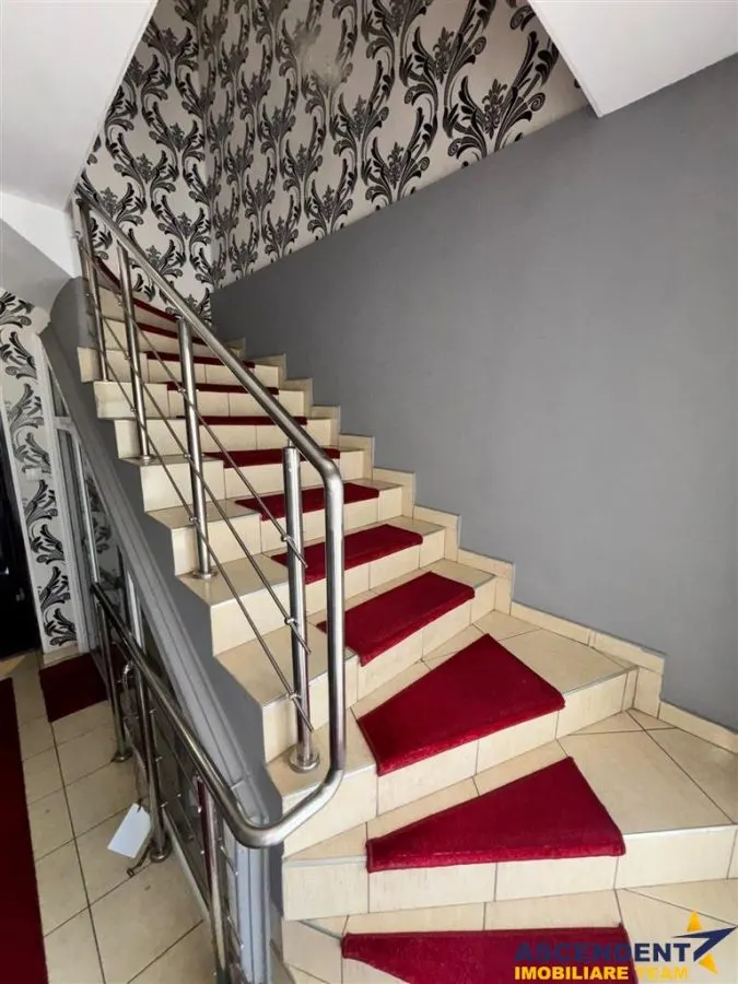 Cladire comerciala reprezentativa, 670 mp, vizibilitate, parcare proprie, vitrinaj stradal si potential multiplu, Targu Mures. - foto 23