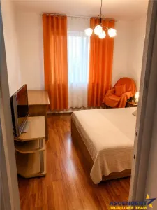 Apartament 3 camere, decomandat, 2 bai, 2 balcoane, loc parcare, Calea Bucuresti, Brasov - foto 2