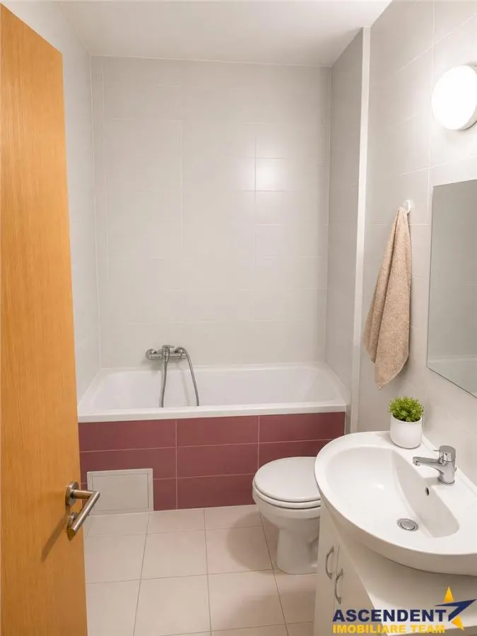 Decomandat apartament 2 camere, balcon, boxa, loc parcare, Avangarden, Brasov - foto 3