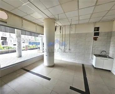 Spatiu comercial stradal, 51mp, bd. Independentei - foto 2