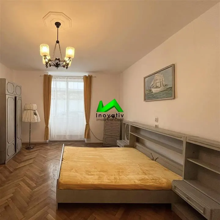 Apartament de vanzare 2 camere pod curte Sibiu Central - foto 1