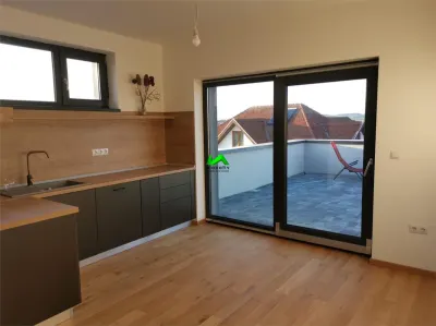 Casa individuala de vanzare 7 camere Sibiu Selimbar - foto 2