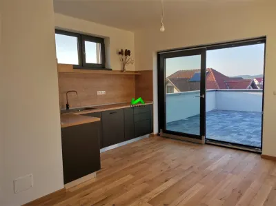 Casa individuala de vanzare 7 camere Sibiu Selimbar - foto 9