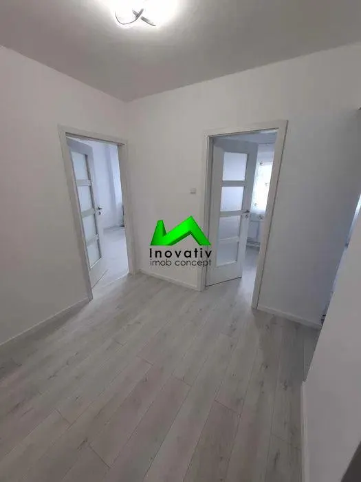 Apartament de vanzare 2 camere parcare Sibiu Rahovei - foto 1