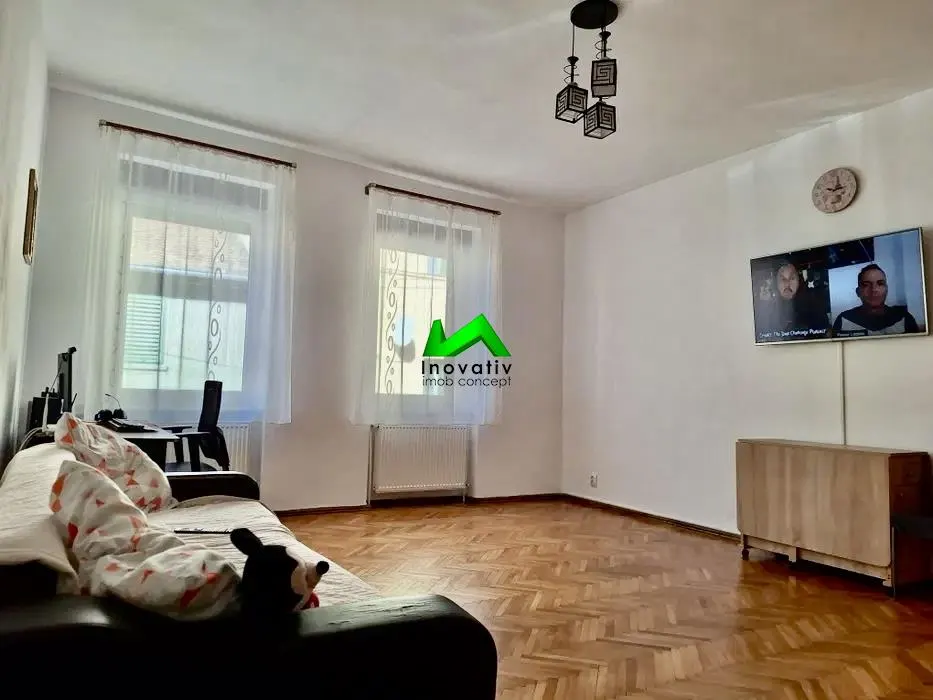 Apartament de vanzare 2 camere pivnita Sibiu Constitutiei - foto 1