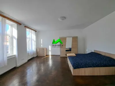Apartament spatios de inchiriat 2 camere Sibiu Piata Mica - foto 3