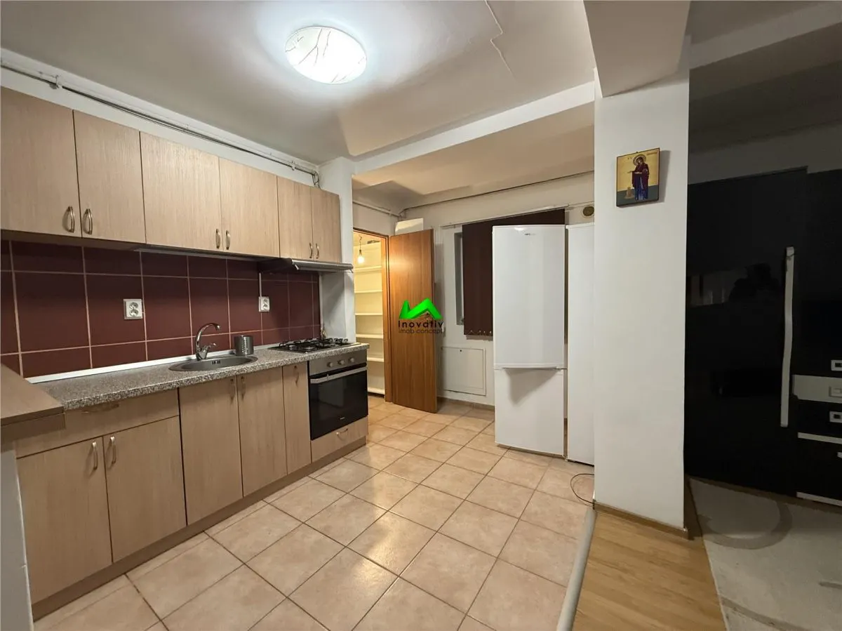 Apartament de vanzare 3 camere Sibiu Central - foto 3