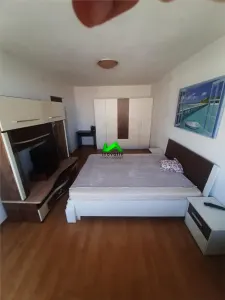 Apartament de vanzare 3 camere pivniță Sibiu Mihai Viteazul - foto 3