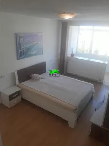 Apartament de vanzare 3 camere pivniță Sibiu Mihai Viteazul - foto 4