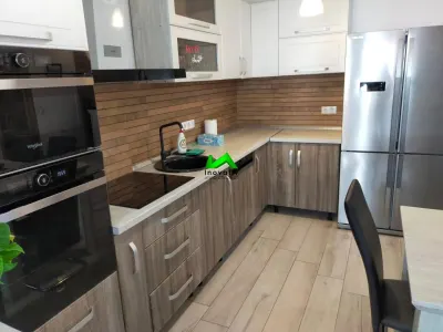 Apartament de vanzare 3 camere 2 bai Sibiu Liviu Ciulei - foto 3
