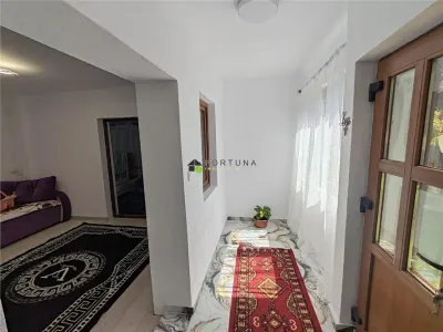 Casa Zizin , 221 mp teren , renovata - foto 5