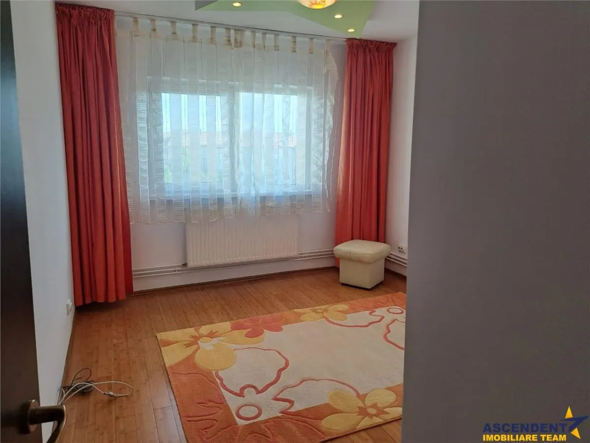 Apartament generos 3 camere de inchiriat, in zona apreciabila, Nicolae Iorga, Sf. Gheorghe - foto 11