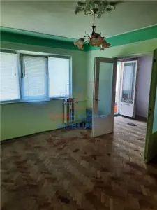 Apartament 2 camere de vanzare, Etaj 1,  Alexandru cel Bun - foto 1