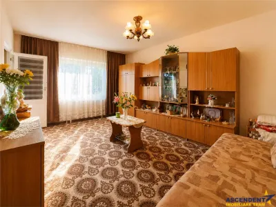 Apartament 2 camere, decomandat, etaj 2,  Lenin, Sfantu Gheorghe - foto 2