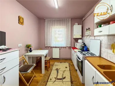 Apartament 2 camere, decomandat, etaj 2,  Lenin, Sfantu Gheorghe - foto 12