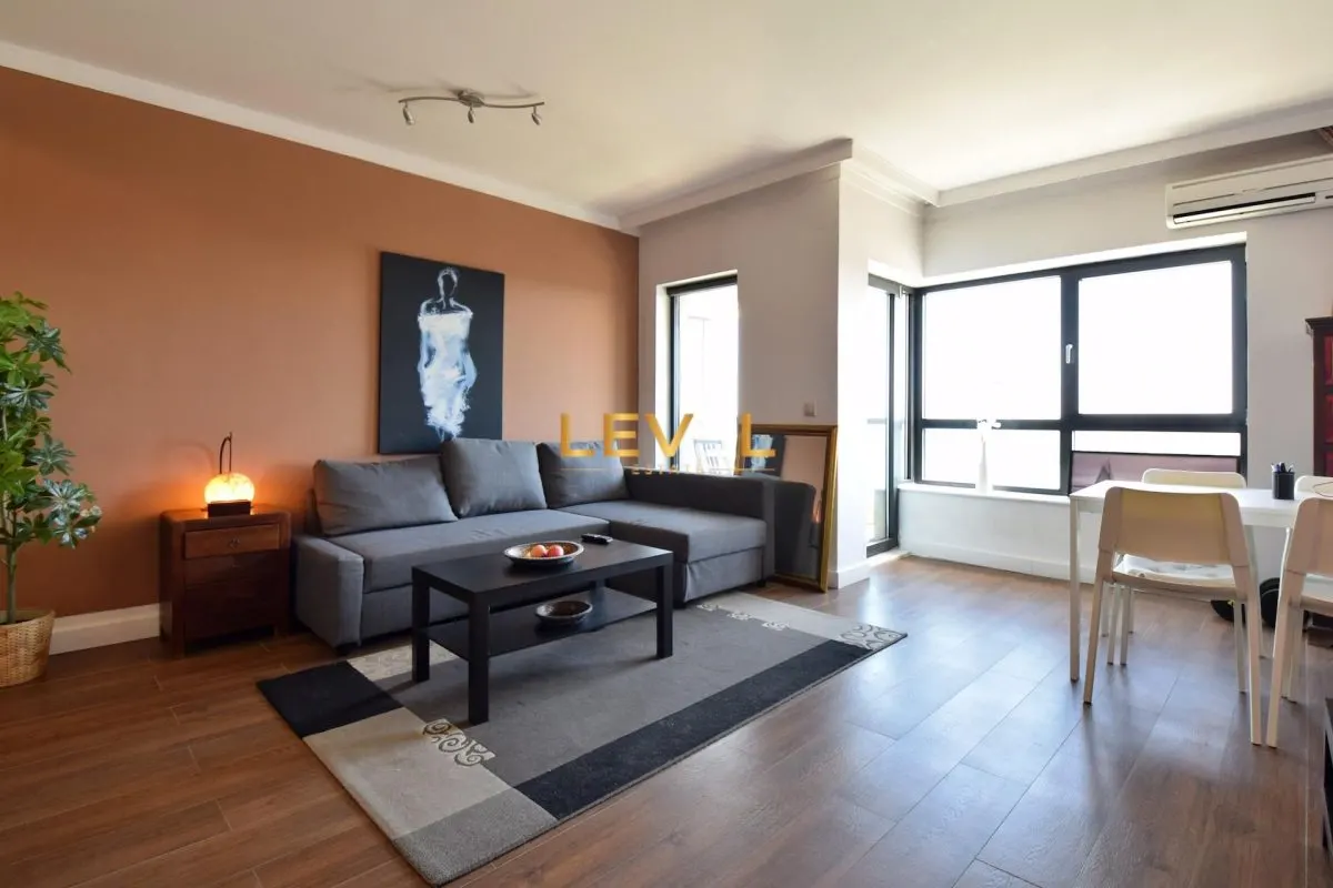 [VIDEO] 2-Room Apartment For Rent with Amazing Lake Views in Emerald Residence - foto 5