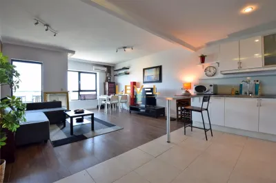 [VIDEO] 2-Room Apartment For Rent with Amazing Lake Views in Emerald Residence - foto 8
