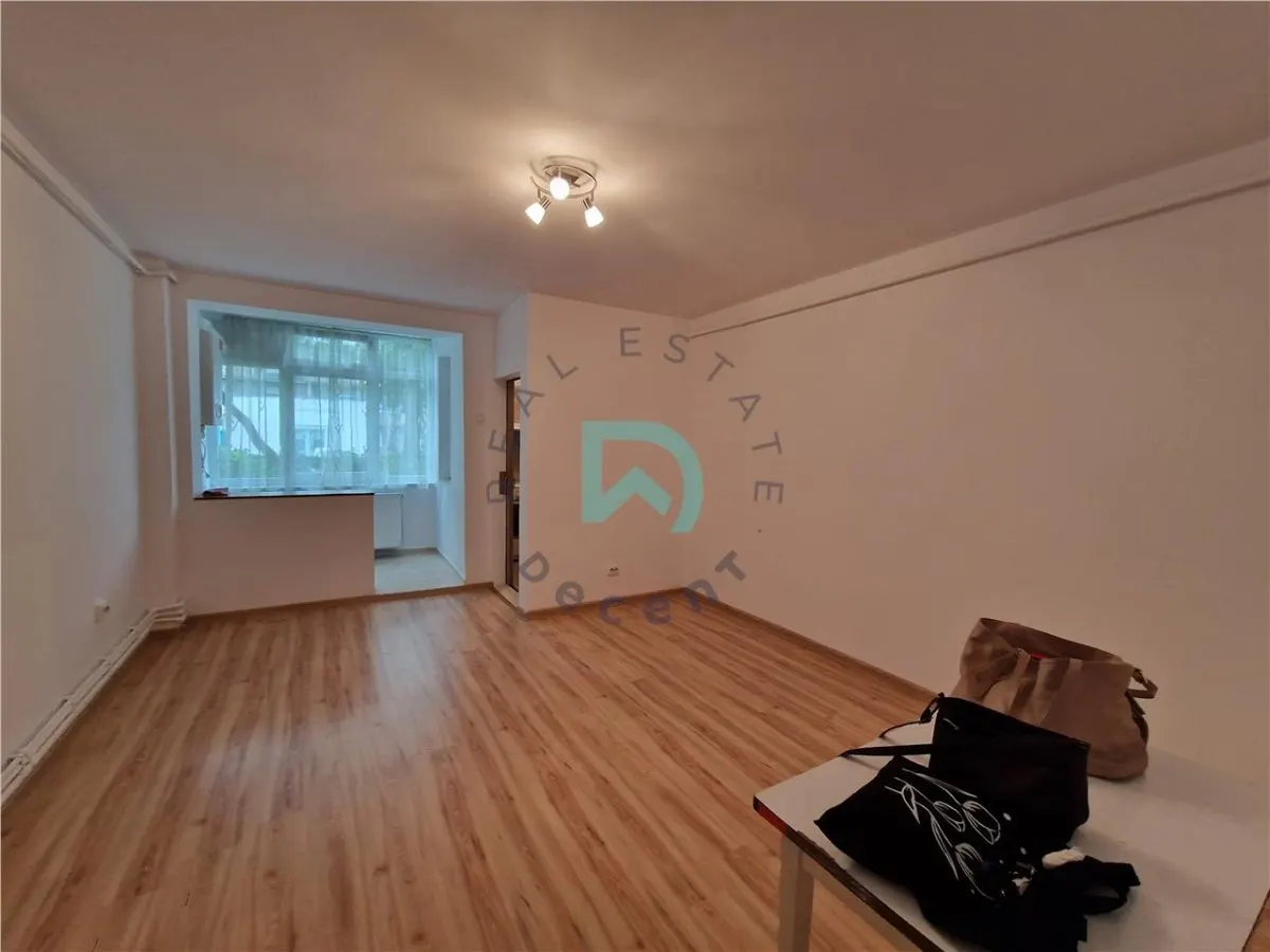 Garsoniera, renovata, Tractorul, Brasov - foto 13