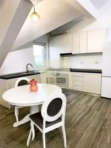 Apartament de lux 70 mpu balcon si parcare privata zona Selimbar - foto 4