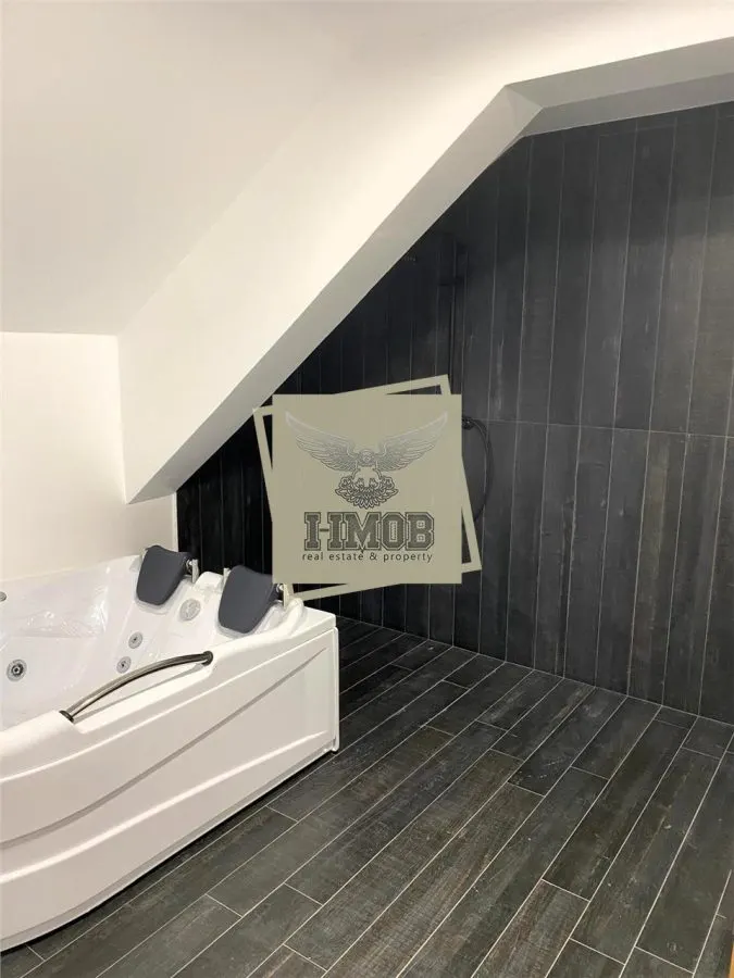Apartament de lux 70 mpu balcon si parcare privata zona Selimbar - foto 7