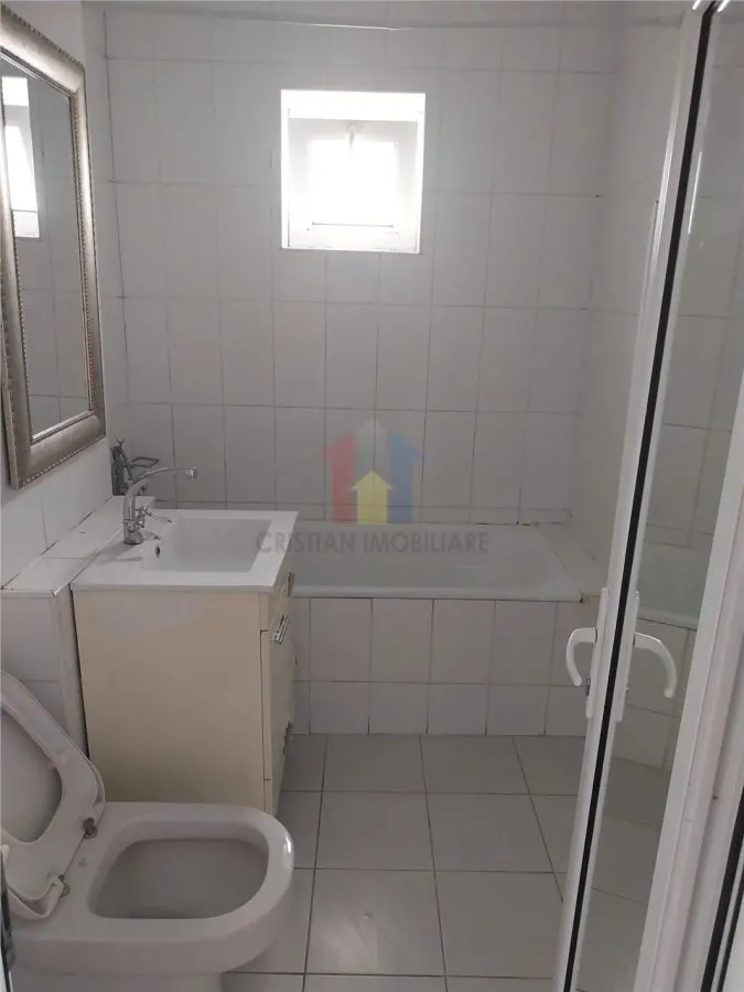 SPATIOS! Apartament 3 Camere, zona catedrala 82 mp - foto 11