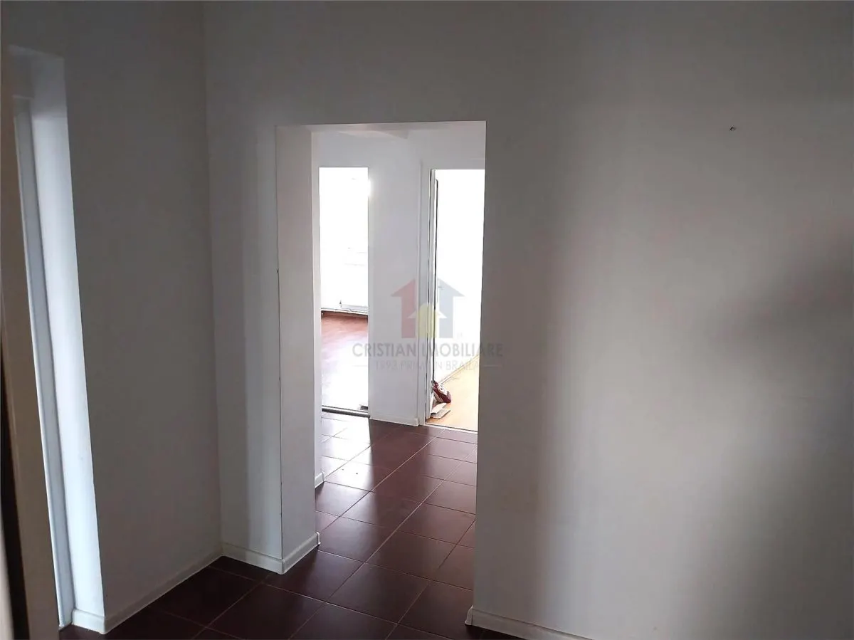 SPATIOS! Apartament 3 Camere, zona catedrala 82 mp - foto 7