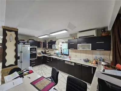 Vila 5 camere, 696 mp teren, Piscina - Aroneanu , Iasi - foto 8
