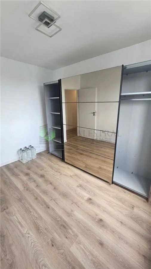 Apartament 4 camere Astra-piata,etajul 4,mobilat,137000 Euro - foto 2