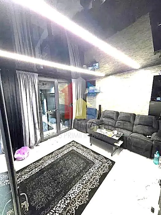RENOVATA! Casă 3 camere Piata Saraca mp mobilata si utilata - foto 1