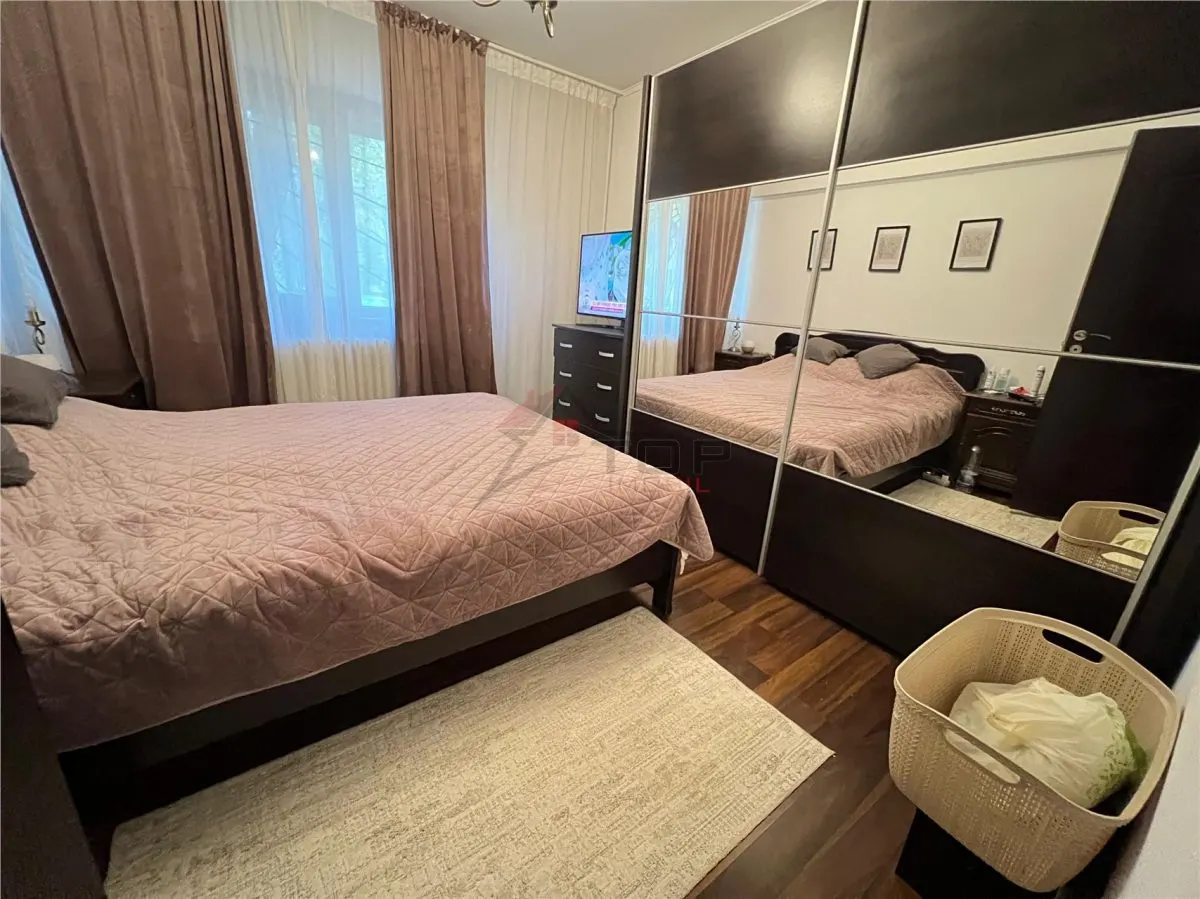 Vanzare apartament cu 3 camere - Podu Ros - foto 2