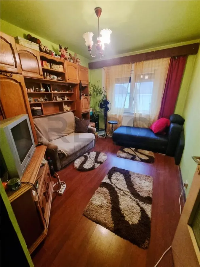 RECO Apartament  cu 3 camere decomadat Oradea-Calea Aradului - foto 3