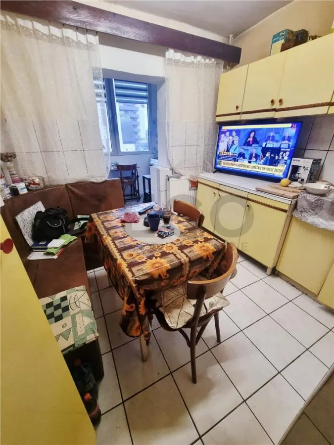 RECO Apartament  cu 3 camere decomadat Oradea-Calea Aradului - foto 5