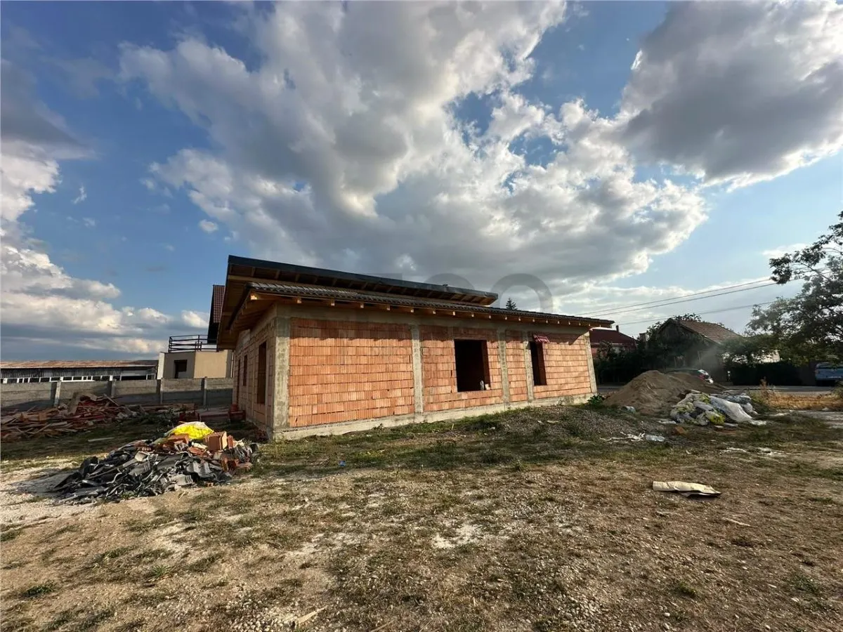 RECO Casa la rosu cu toate utilitatile aproape de Cihei - foto 2