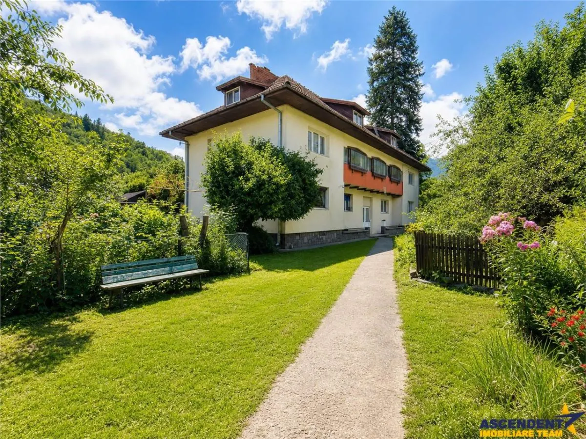 Refugiu montan cu farmec, 2 camere, garaj, boxa, rezidential/ vacanta/investitie, Busteni. - foto 1