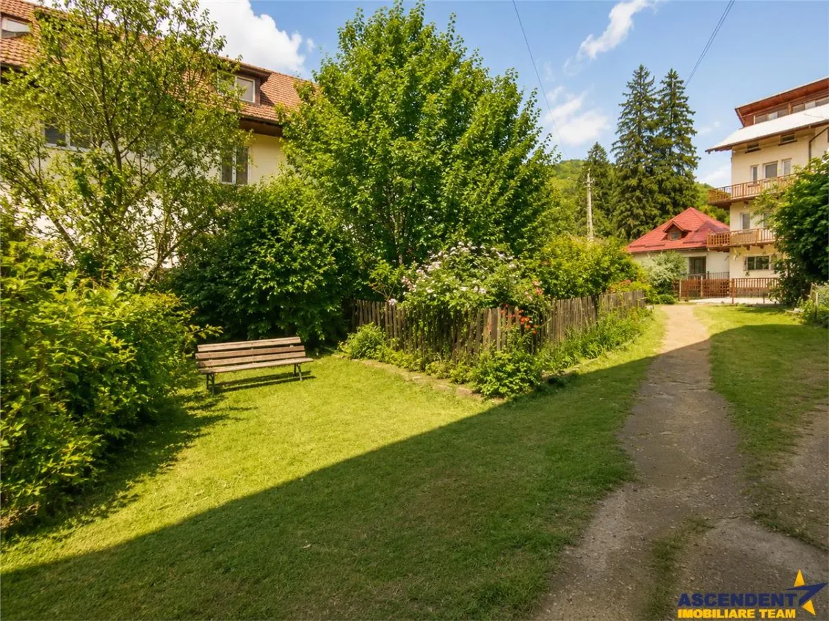 Refugiu montan cu farmec, 2 camere, garaj, boxa, rezidential/ vacanta/investitie, Busteni. - foto 3