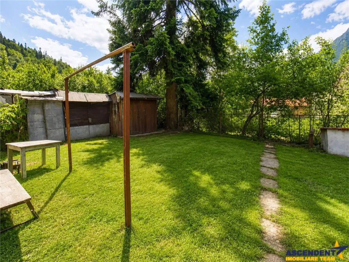 Refugiu montan cu farmec, 2 camere, garaj, boxa, rezidential/ vacanta/investitie, Busteni. - foto 10