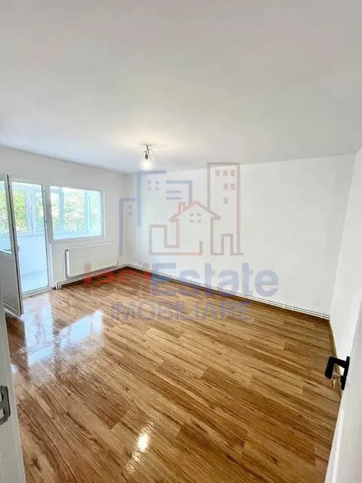 Apartament spatios cu 4 camere in Dacia - foto 1