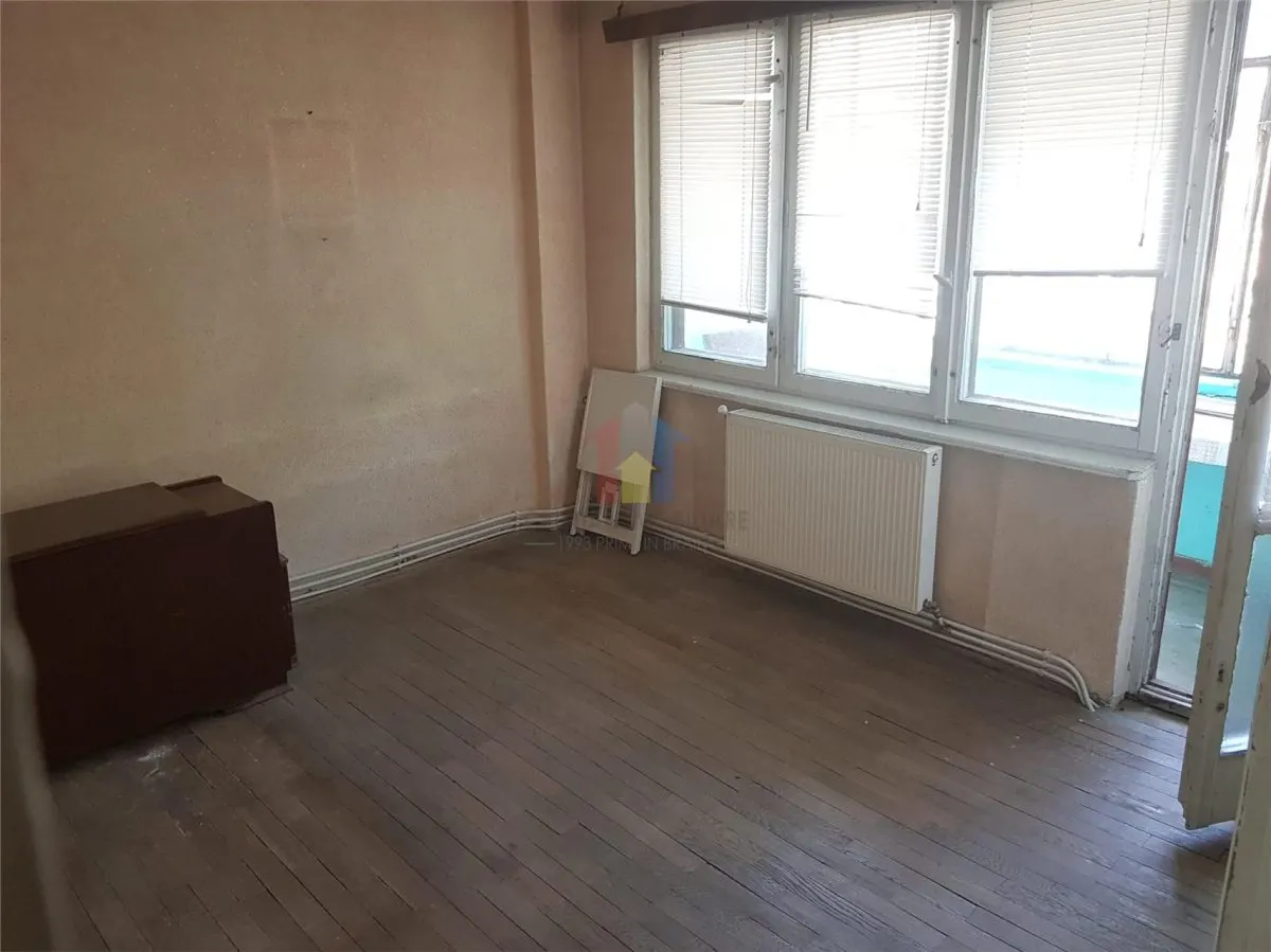 ETAJ 1! Apartament 2 camere, 2 Balcoane, zona H Botev - foto 6