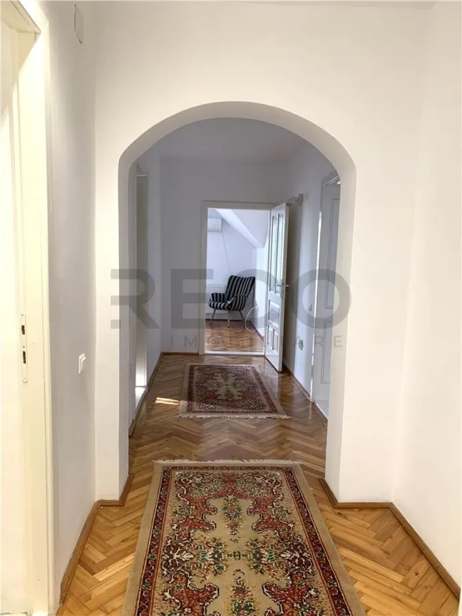 RECO Apartament cu 3 camere de inchiriat, la casa, cu 2 balcoane si priveliste superbaÂ 600 â‚¬/luna - foto 3
