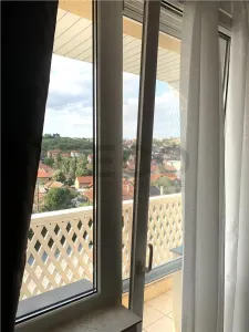 RECO Apartament cu 3 camere de inchiriat, la casa, cu 2 balcoane si priveliste superbaÂ 600 â‚¬/luna - foto 6