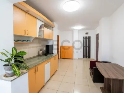 RECO Apartament cu 3 camere decomandat zona Decebal - Oradea