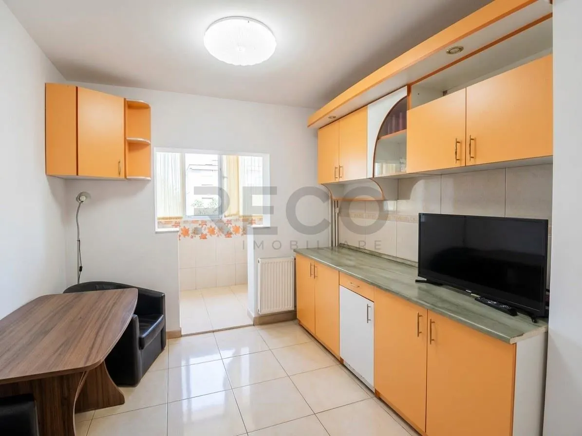 RECO Apartament cu 3 camere decomandat zona Decebal - foto 2