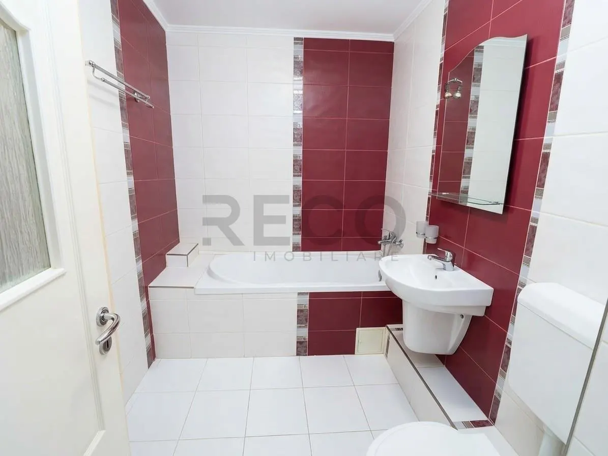 RECO Apartament cu 3 camere decomandat zona Decebal - foto 13